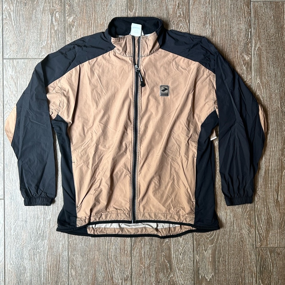 Activent windbreaker jacket
